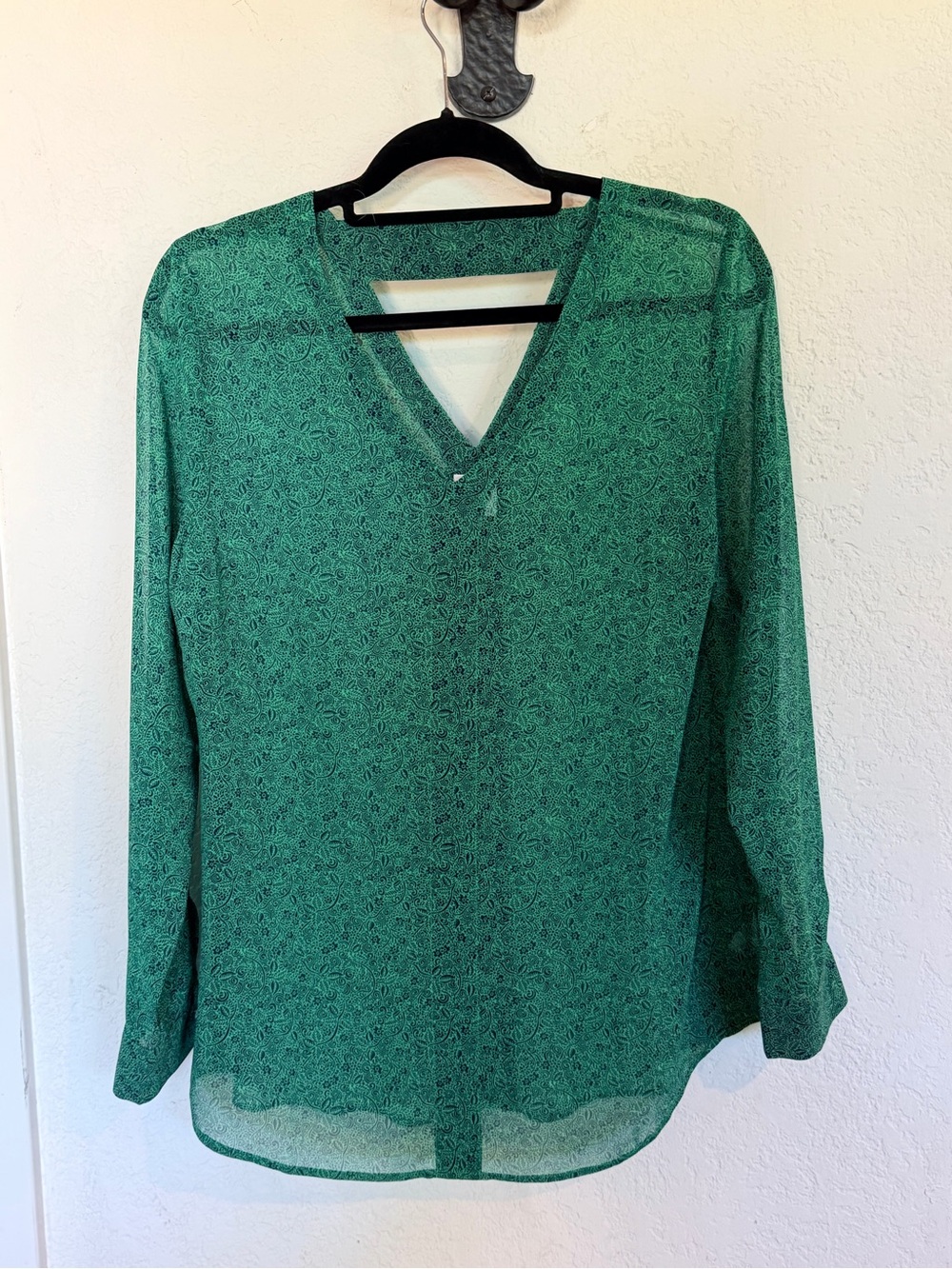 CAbi Bountiful Blouse 5208 Green Navy Floral Chiffon V-Neck Hi-Low Top - Medium